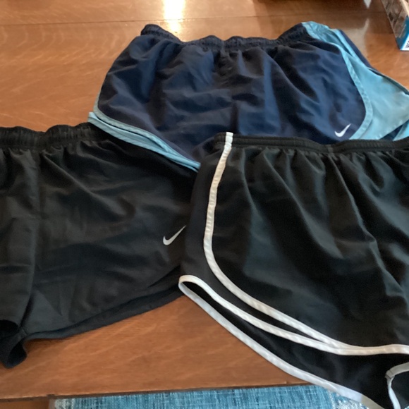 Nike shorts bundle mediums - Picture 1 of 3